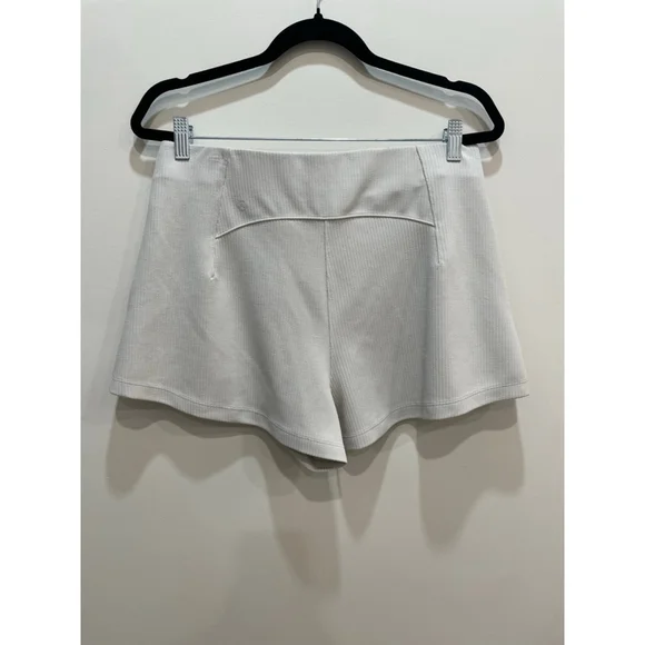 Lululemon Ribbed Softstream High Rise Athletic Shorts Size 10 Bone - Picture 3 of 7